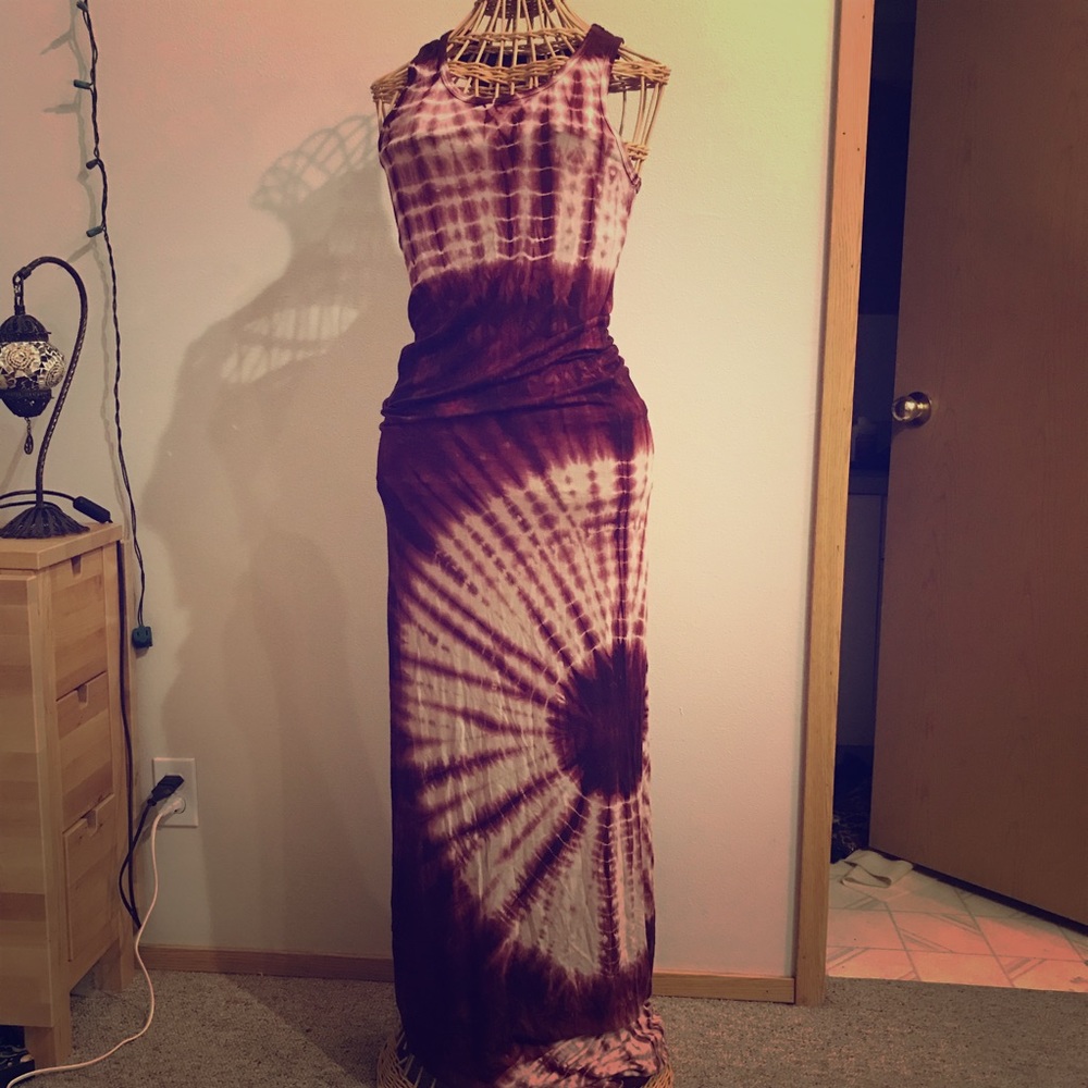 American Twist 🇺🇸 Maxi Maroon tie-dye dress